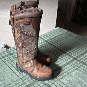 Game Winner size 5.5 women’s Camo Leather Hunting Boots